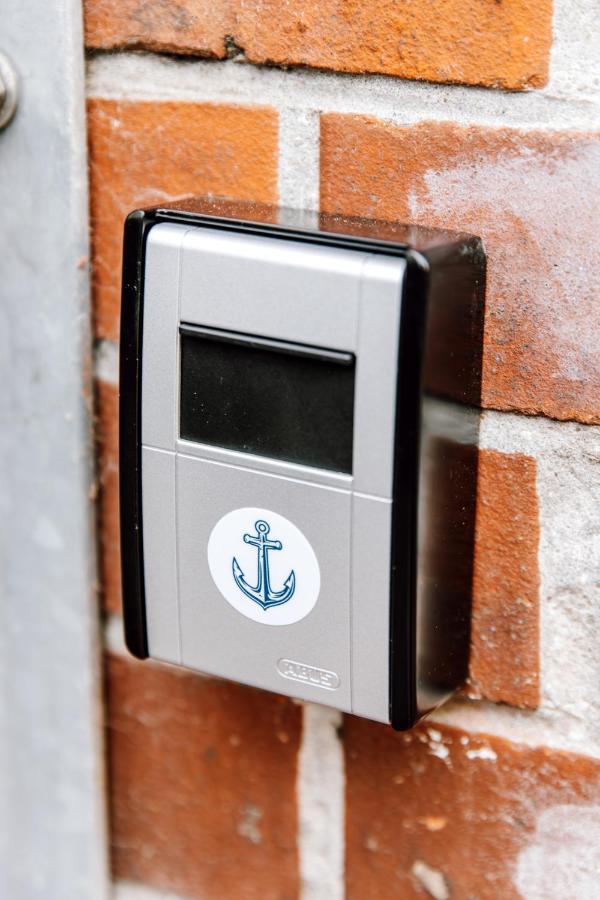Alles Neu: 1-Zi Zentral Am Exerzierpl. 24H-Checkin Kiel Extérieur photo